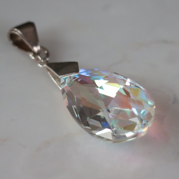 Caroline Neron - Crystal Pendant - Picture 3 of 7